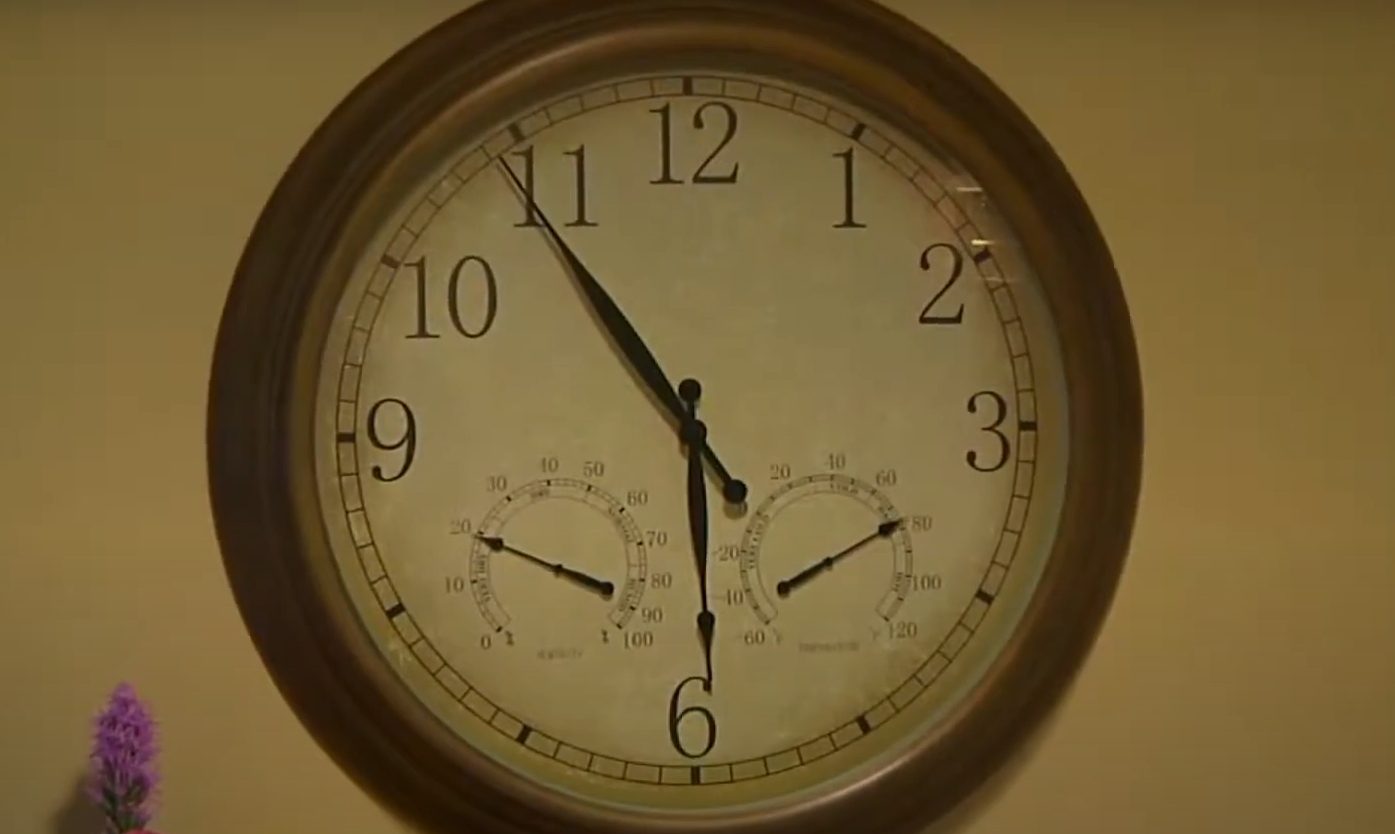 Top 5 Best Outdoor Clocks [October 2023 Review] WindChimesGuide