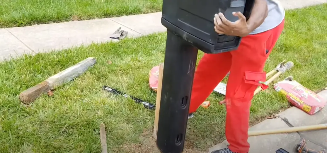 How Much Does It Cost to Replace a Mailbox? WindChimesGuide